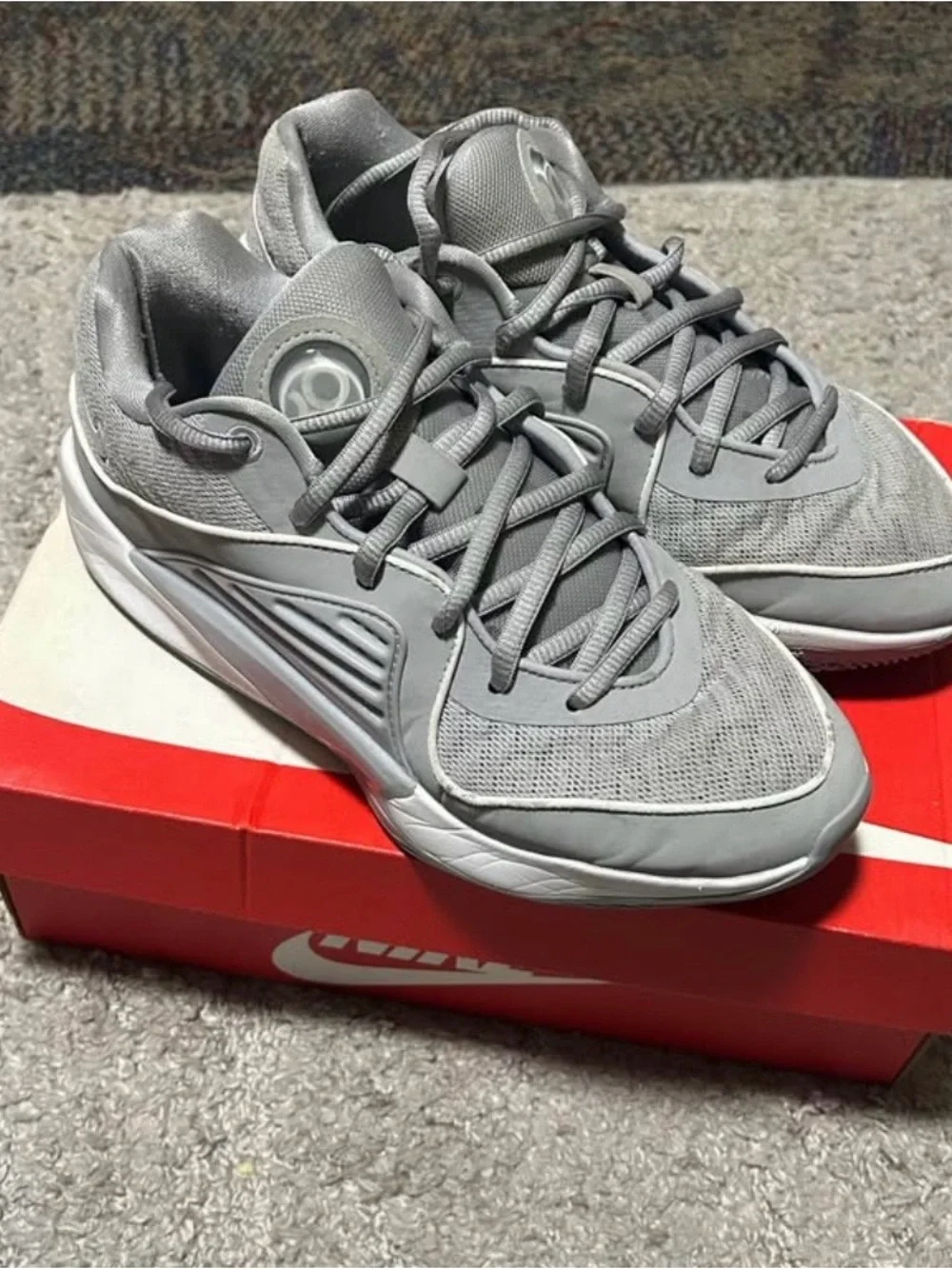 Nike Men's Gray Athletic Sneakers